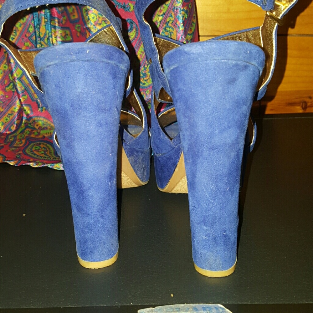 Criss Cross Platform Slingback - Picture 2 of 8